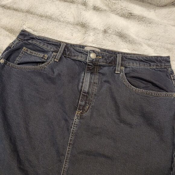 Universal Thread High Rise denim midi skirt, size 17 - Picture 3 of 11